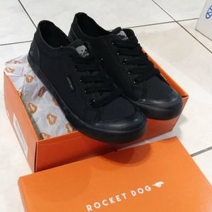 BRAND NEW Rocket Dog 8.5 black